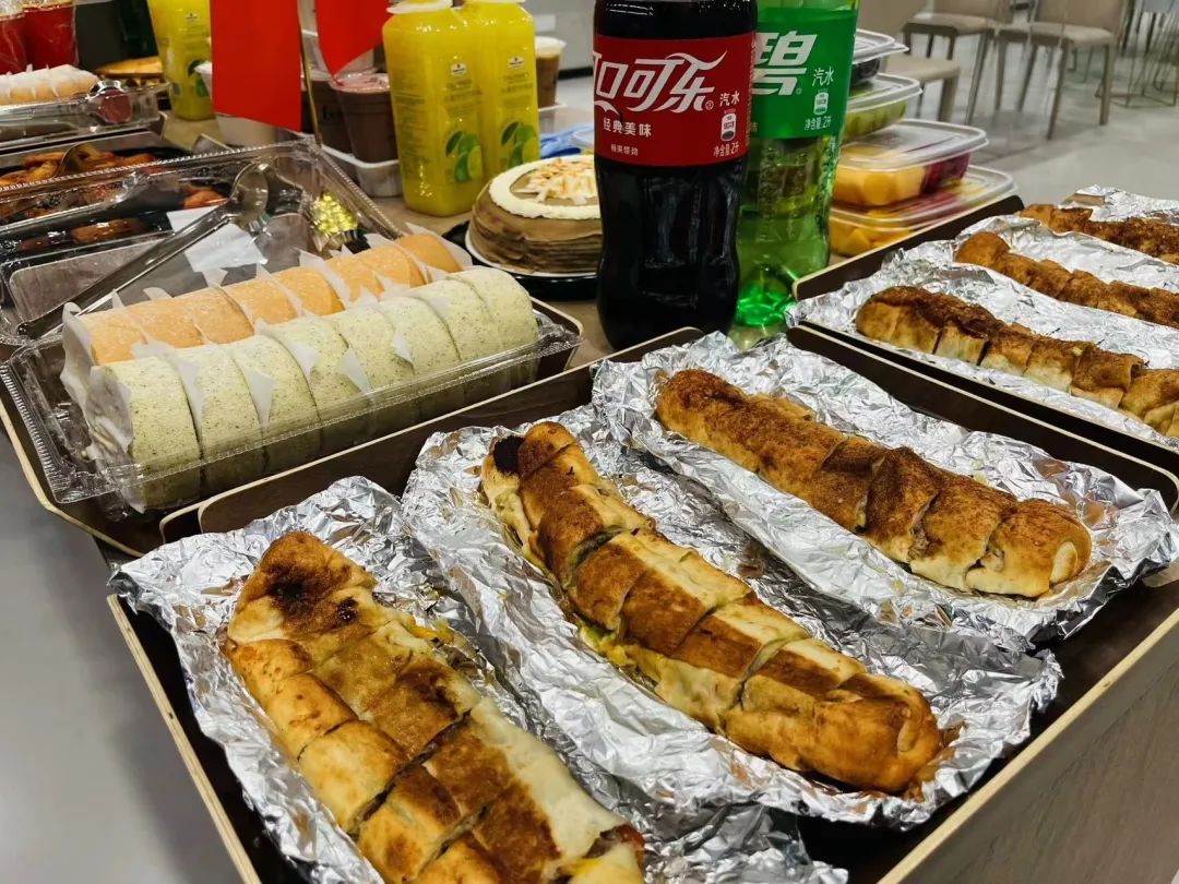 活动 | 银河集团186net评估国庆主题冷餐会举行时