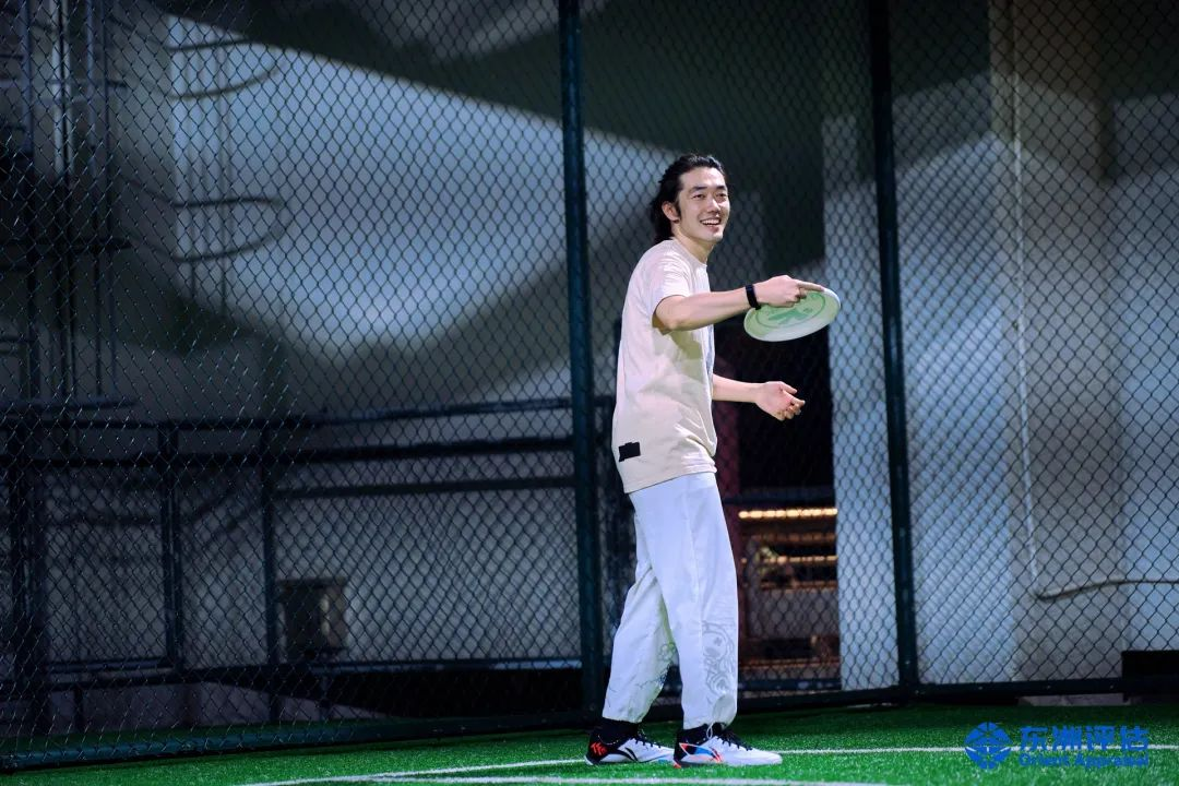 银河集团186net评估工会飞盘｜周五一起玩，，，，，，让快乐“飞起来”??