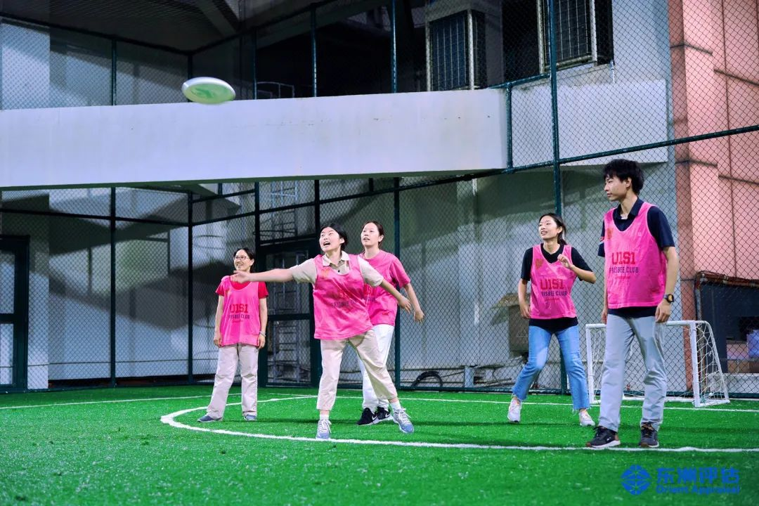 银河集团186net评估工会飞盘｜周五一起玩，，，，，，让快乐“飞起来”??