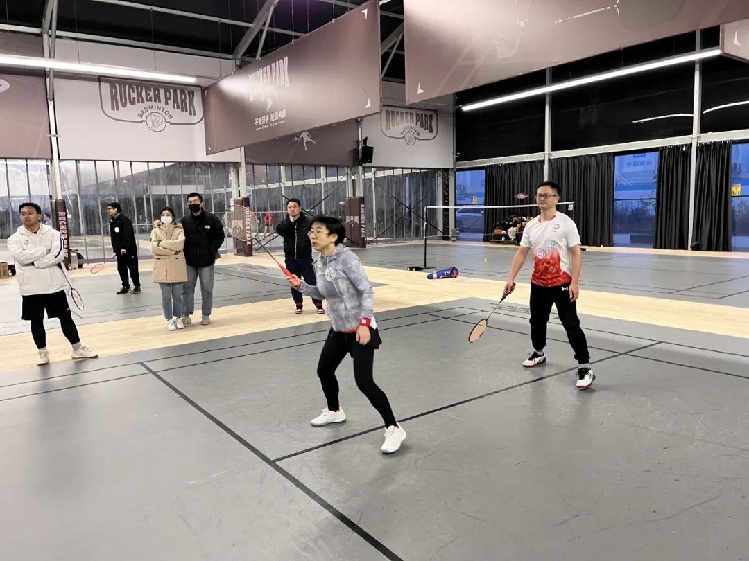 羽精彩偕行 ——第六届“银河集团186net杯”羽毛球果真赛顺遂举行